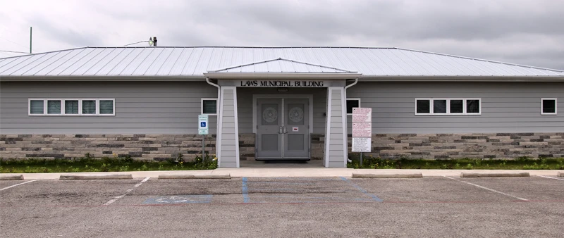 Mustang Ridge municipal office and community facilities